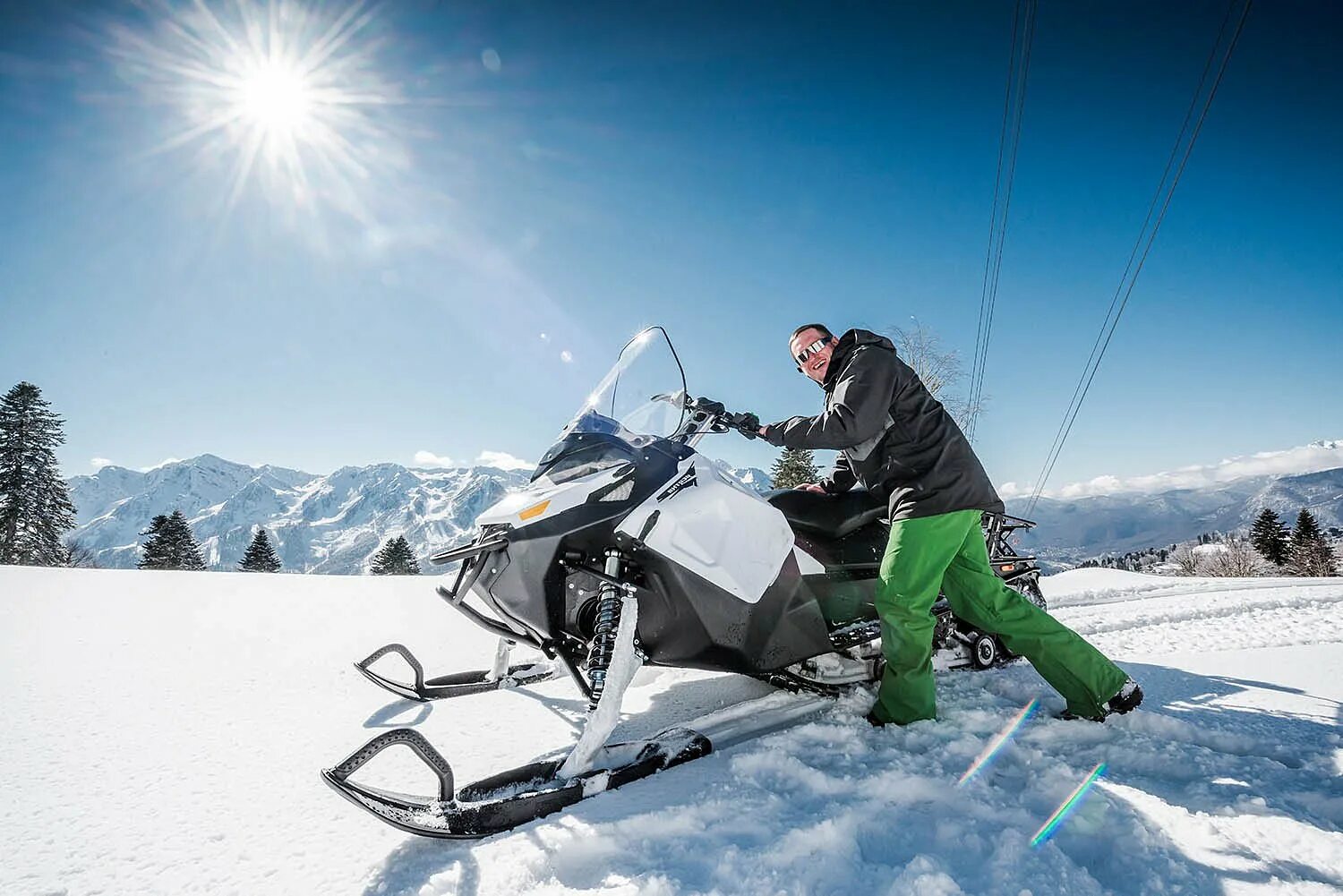 Снегоход в горах. Brp backcountry 2022. Снегоход. Катание на снегоходе. Катание на горном снегоходе.