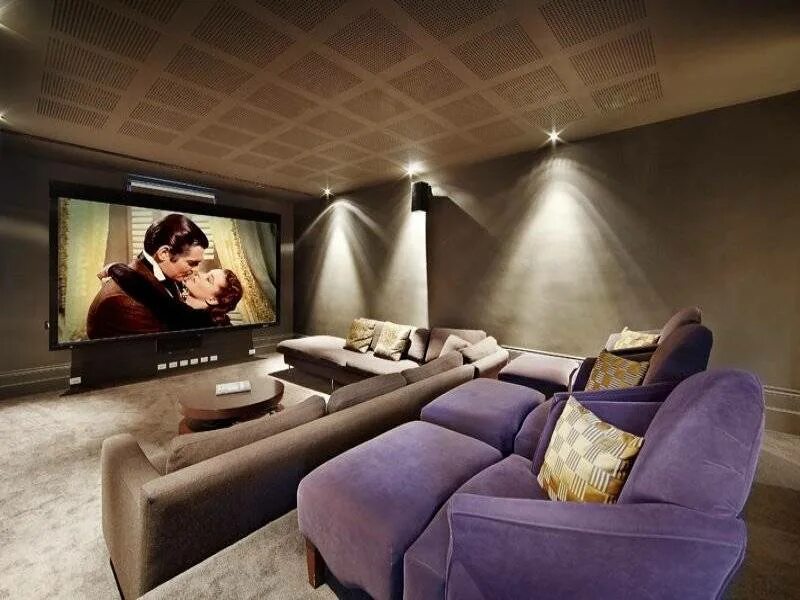 Домашний кинотеатр интерьер. Питание домашнего кинотеатра. Домашний кинотеатр комната. 1. Аудиосистема для домашнего кинотеатра.