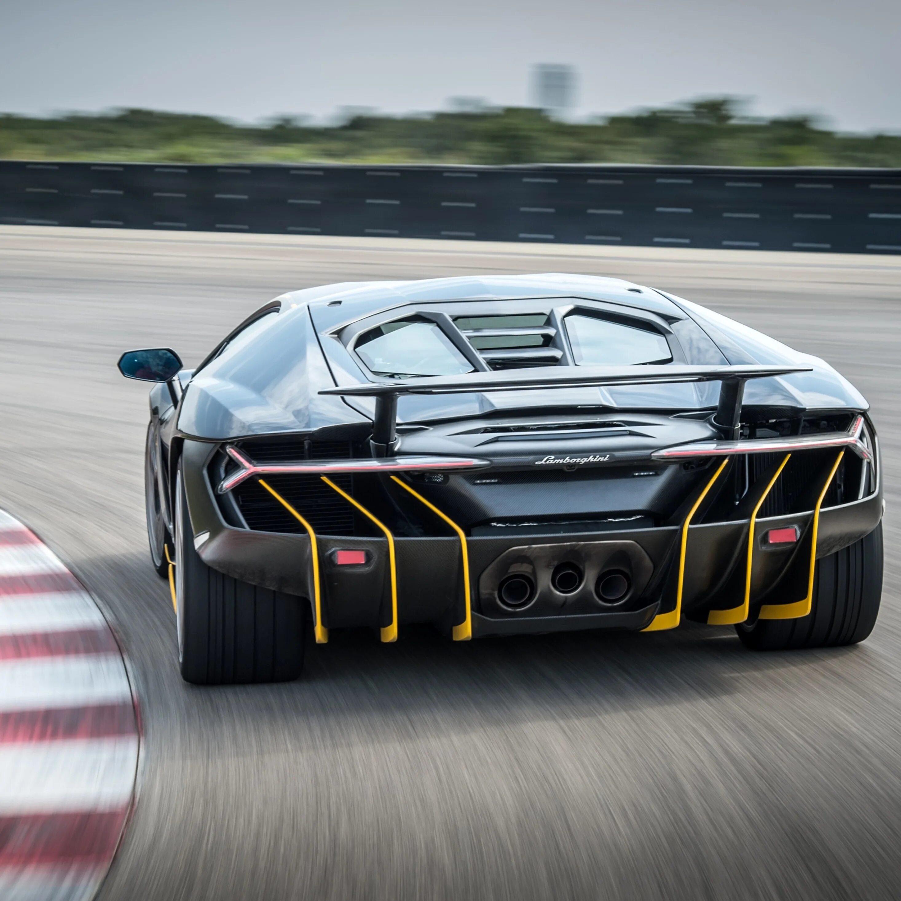 Ламборгини трек. Сентенарио ламборджини 2025. ламборгини track. lamborghini nardo. lamborghini centenario обои.