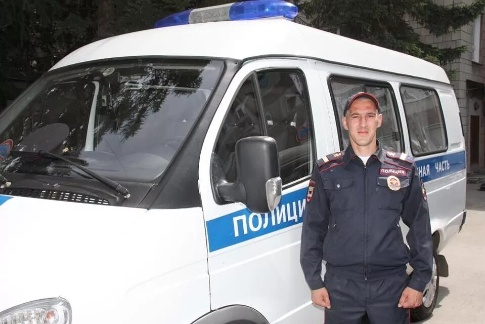 Шофёр - полицейский. Водитель в полицию. Полицейский водитель. Полицейский водитель. Водитель в полиции.