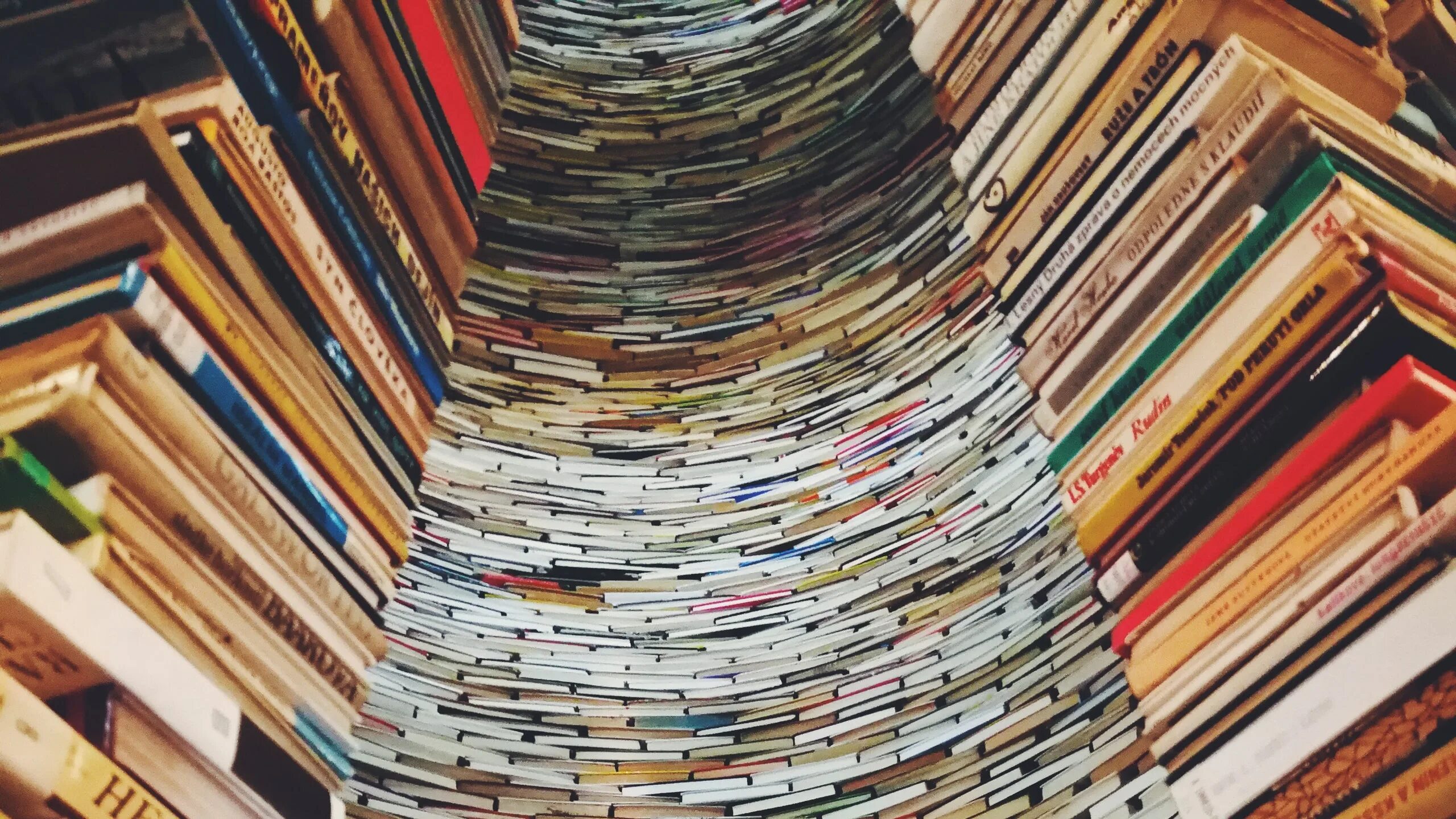 Books he. Рабочее место современного писателя. Полка книжная. Books he. Люди в библиотеке.