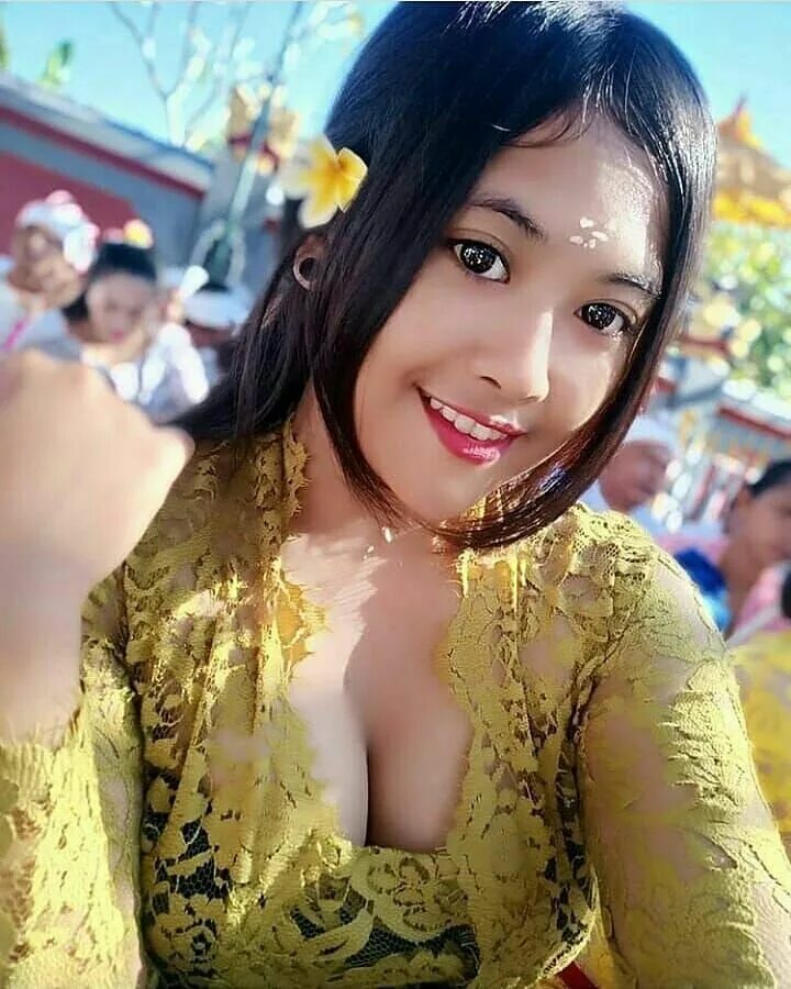Bali hot. Stw toge bali. abg bali cantik. cewek montok bali. gadis bali montok kebaya.