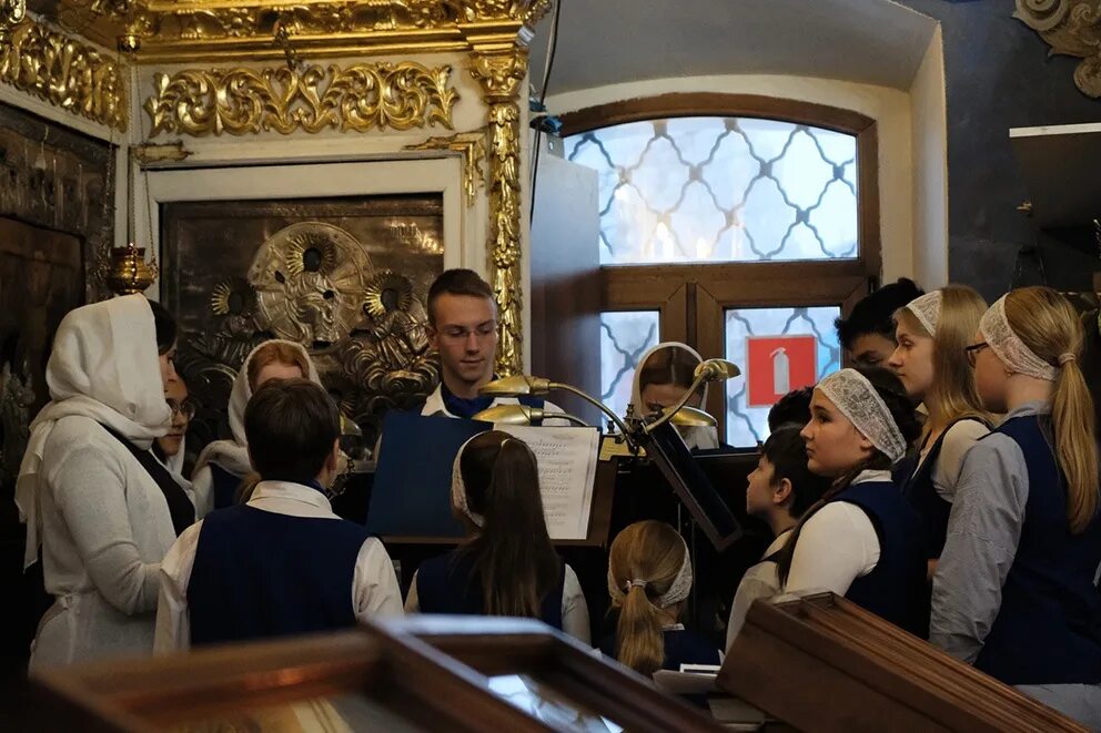 священники спасо яковлевского монастыря. богослужение в яковлевском храме ярославля. священники яковлевской церкви ярославль. богослужение в яковлевском храме ярославля. яковлевский храм ярославль крест.
