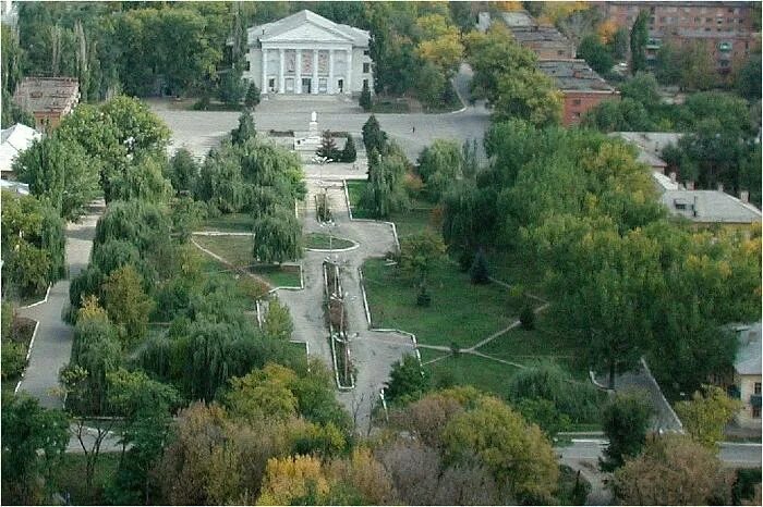 Заводской каменск шахтинский. Парк мкр заводской Каменск Шахтинский. Каменск-Шахтинский (г. Каменск-Шахтинский (Каменская, с.-кав.)). Город Каменск Ростовская область. Аллея Каменск Шахтинский.