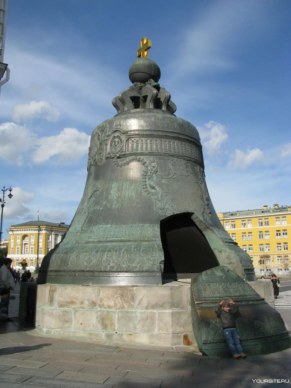 Великий колокол ДХАММАЗЕДИ. Колокол царь Троице-Сергиева Лавра. Царь колокол Троице Сергиевой Лавры. Царь колокол 2004.