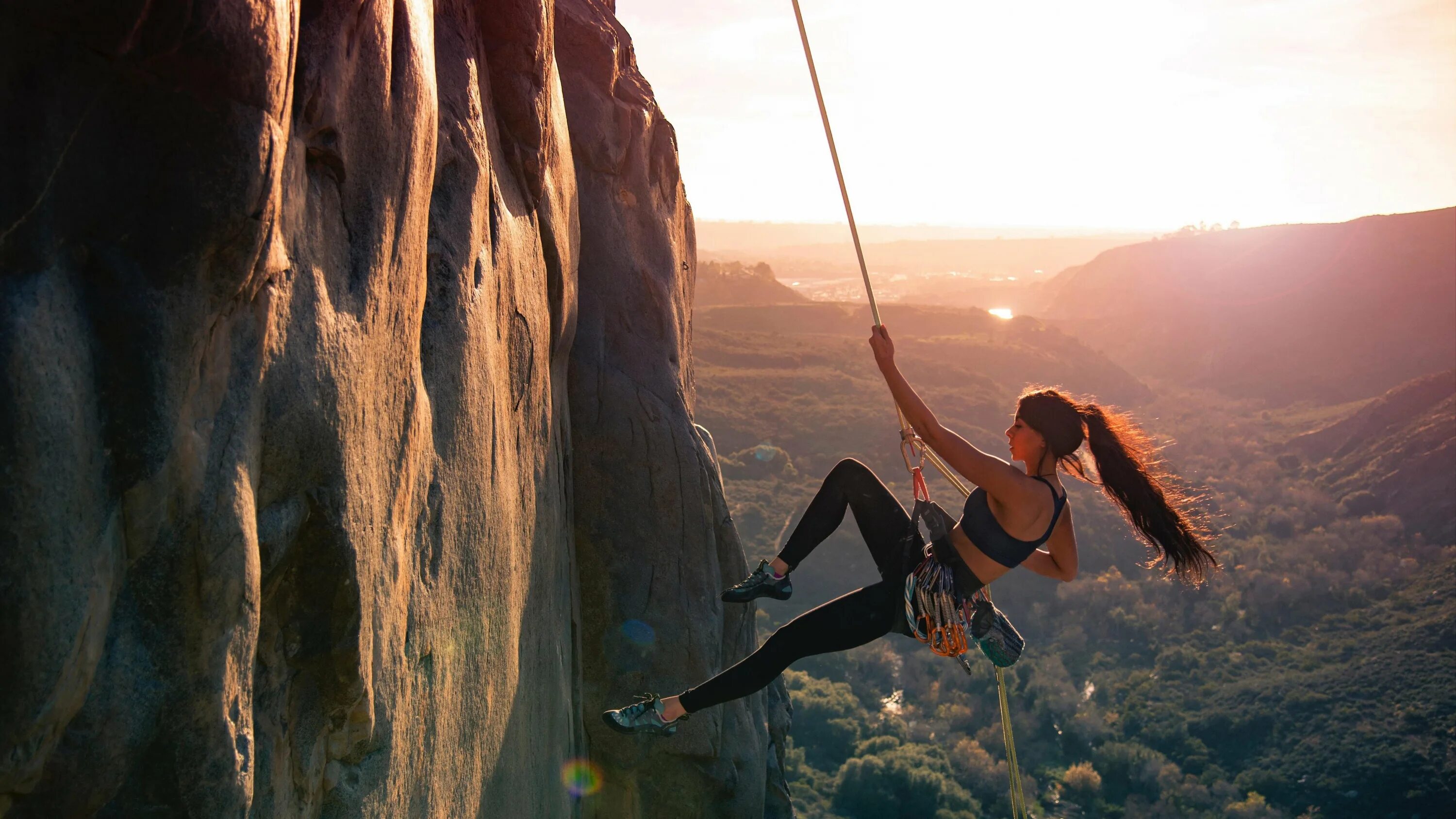 Петра Клингер Скалолазка. Скалолазание/альпинизм (Summit/Rock Climbing). Экстремальный туризм.