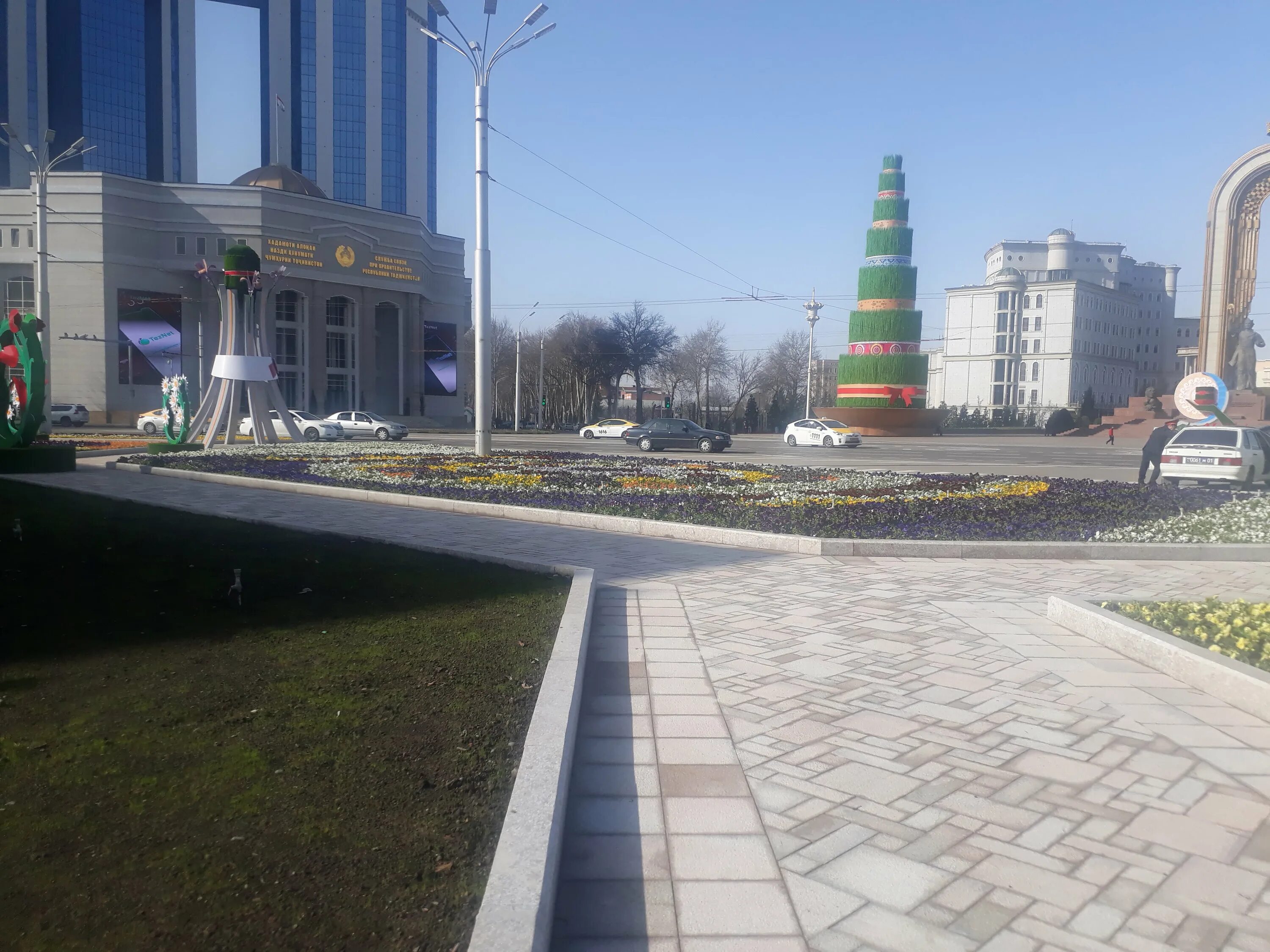Душанбе 2022. Душанбе 2022 парк Истоклол. Душанбе фото города 2022.