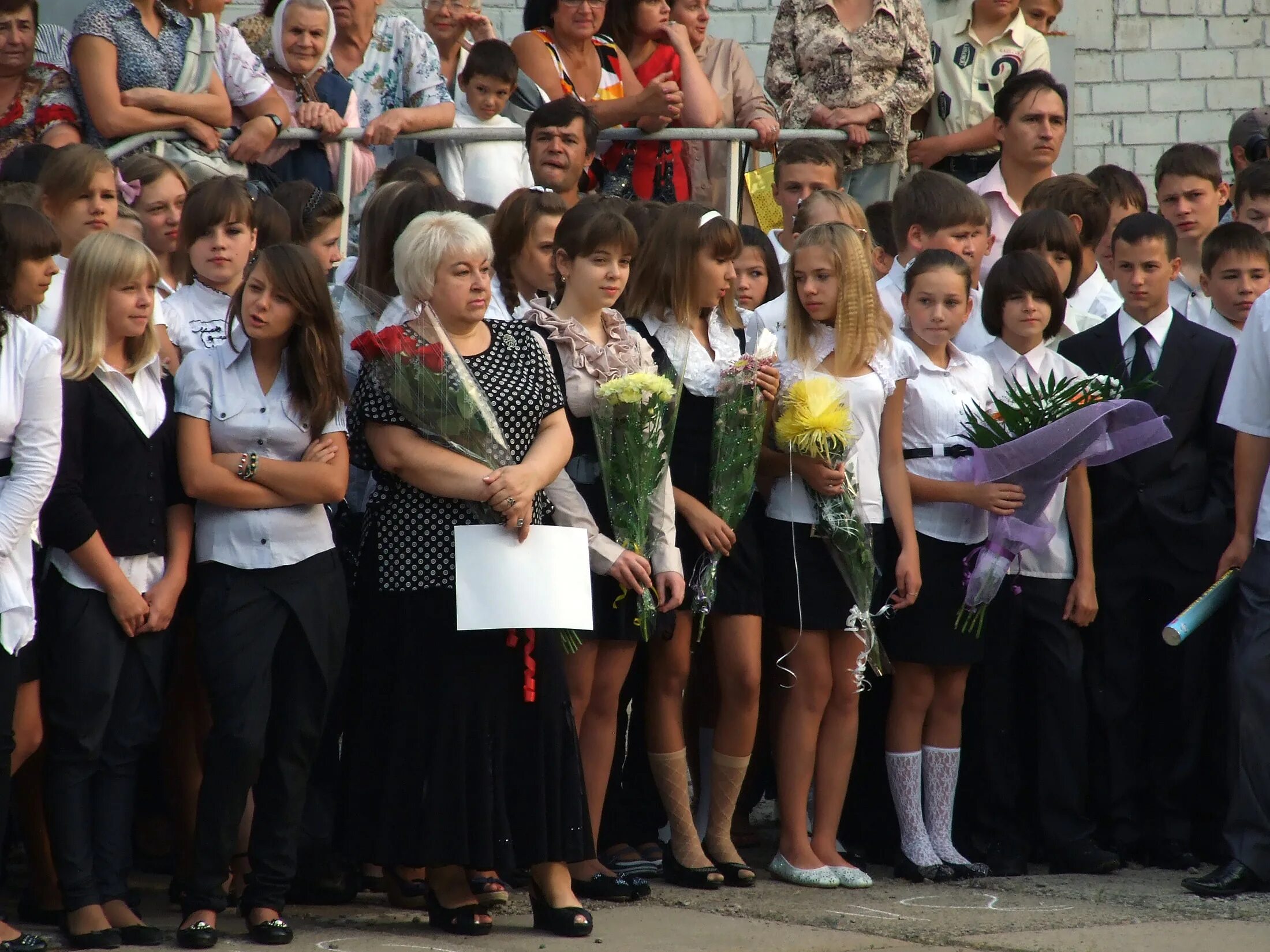 Школа 71 екатеринбург. Лицей 71 Донецк. Лицей 1 Львовский. Школы Донецка. Лицей 37 Донецк.