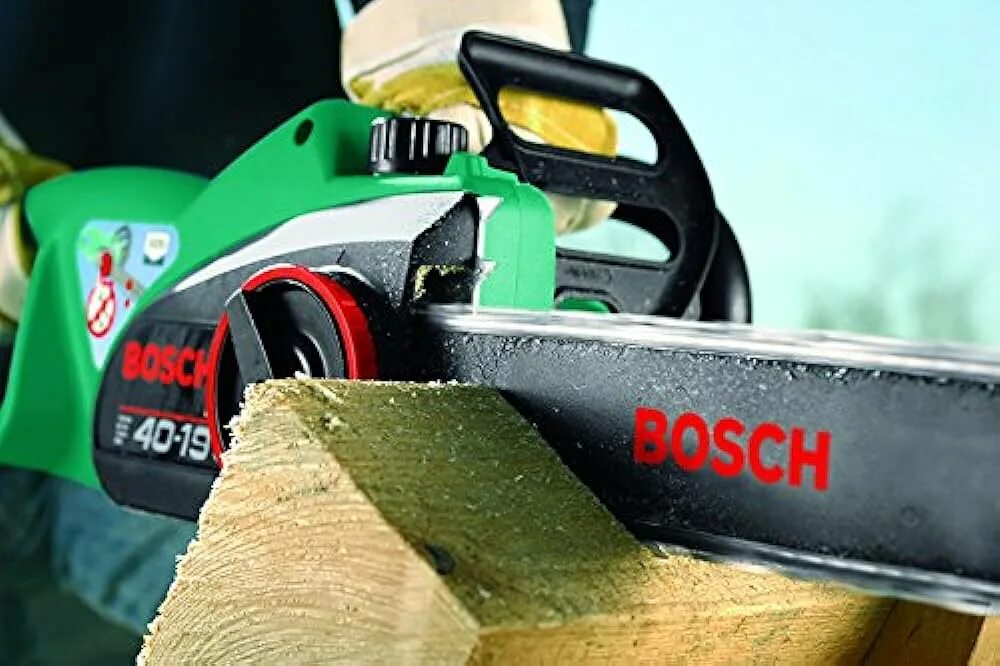 Мини аккумуляторная пила какую выбрать для дачи. Цепная пила bosch. пила бош электрическая. бензопила бош. электропилы цепные и бензопилы.