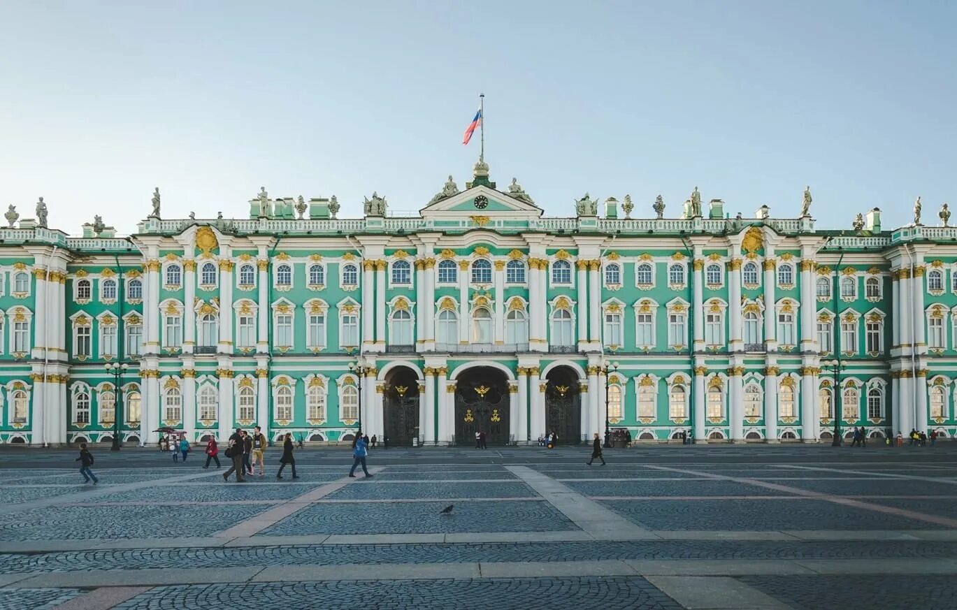 Зимнем дворце города санкт петербурга. Зимний дворец Франческо Растрелли. Франческо Бартоломео Растрелли зимний дворец. Зимний дворец 1754-1762. Зимний дворец Архитектор Растрелли.