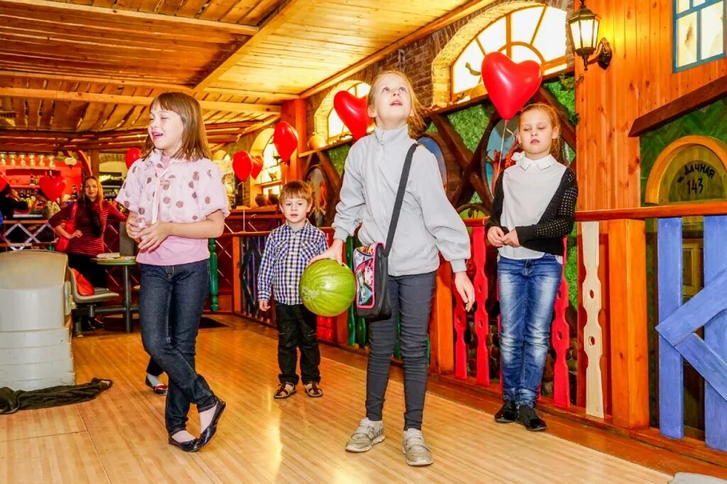 гуляй центр тольятти. гуляй центр. изумрудный город дк тольятти. боулинг тольятти дк тольятти. мадагаскар развлекательный центр тольятти.