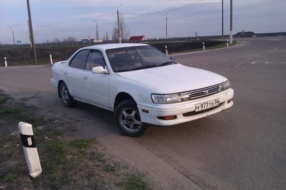 Тойота виста св 32. Тойота Виста св 30 белая. Toyota Vista 1993. Toyota Vista 30 1993. Тойота Виста св 32 кузов.