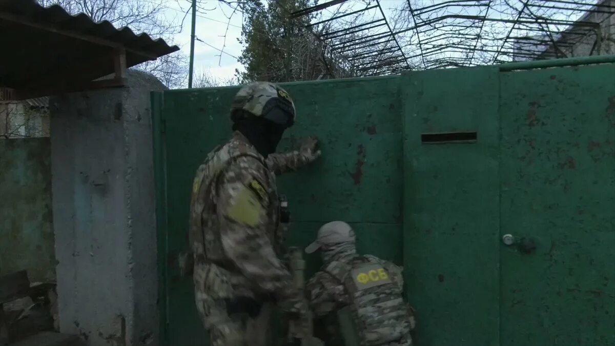 Следственный комитет базарный карабулак. Дагестанка полицейская. Уфсб по мурманской области экстремизм. Уфсб возбуждено уголовное дело. Федеральный розыск дагестан.