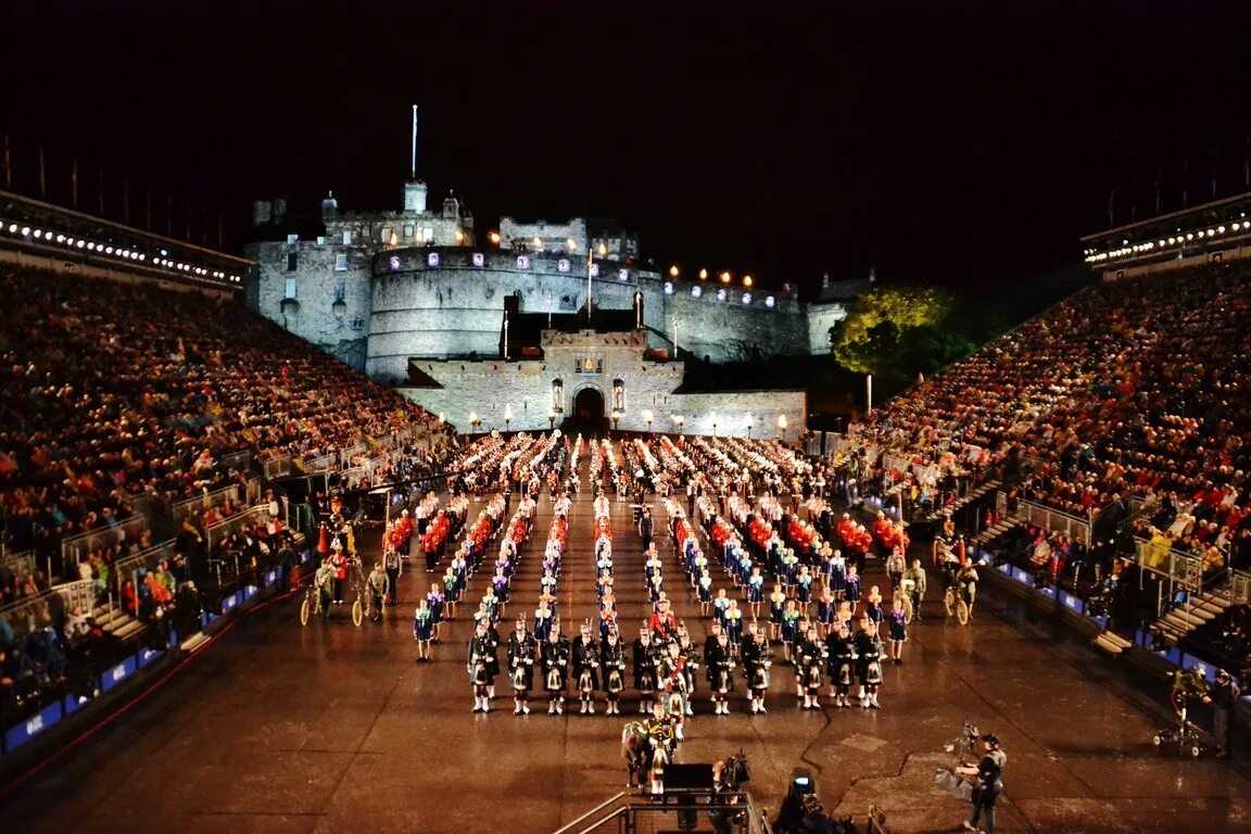 Эдинбургский фестиваль искусств «fringe» (edinburgh festival fringe). Презентация про фестиваль на английском языке. Фестиваль искусств «фриндж» в эдинбурге. Фестиваль искусств «фриндж» в эдинбурге. The edinburgh festival was established.