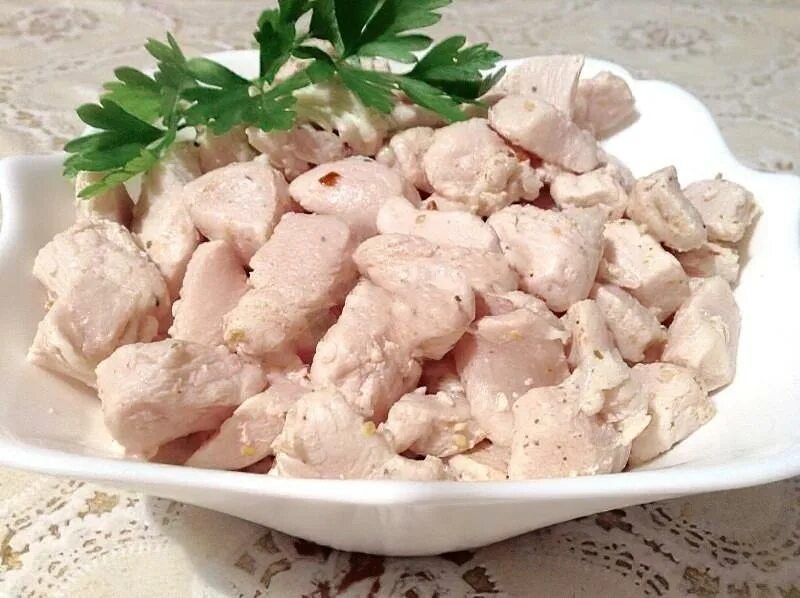 Куриные грудки в молоке. Куриное филе в молоке. нежная куриная грудка. куриная грудка в молоке. нежнейшая куриная грудка.