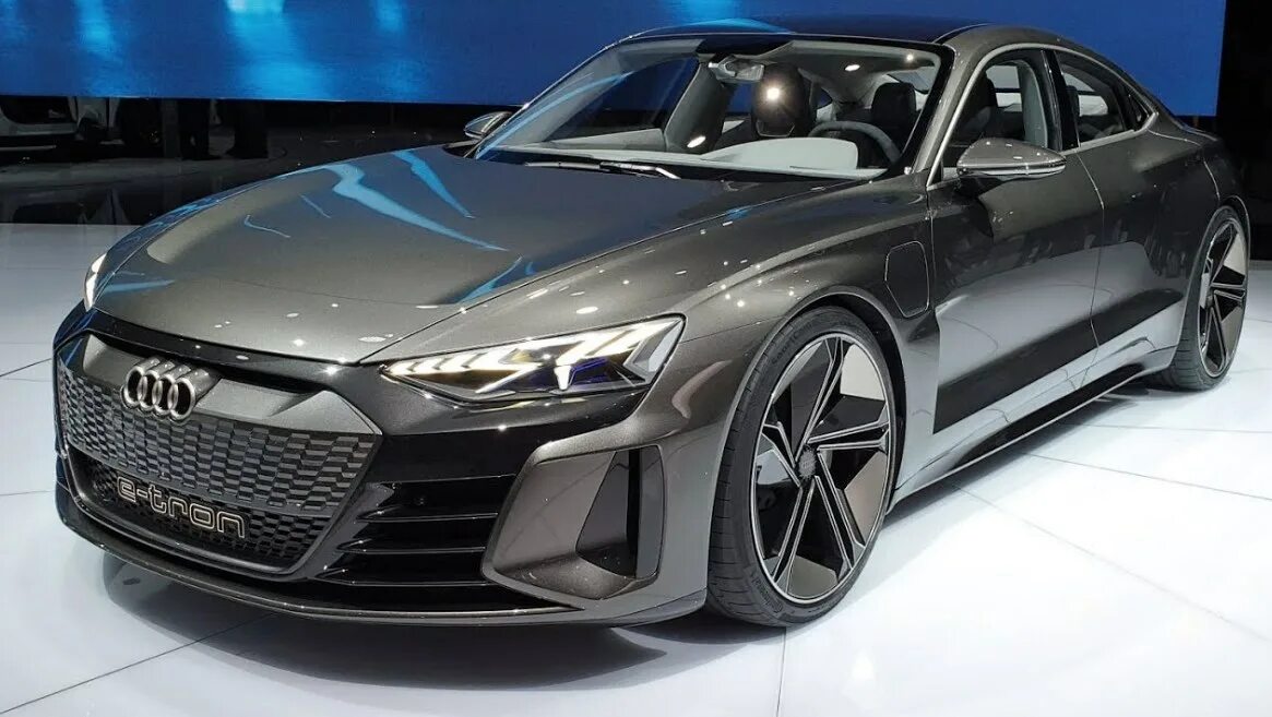 Новая ауди 2021. Ауди тт 2021. Audi q5 2020. Ауди последняя модель 2021. Audi q6 2022.
