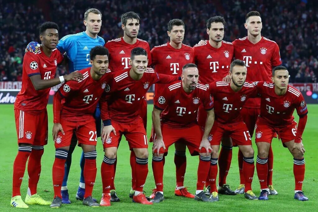 Футбольный клуб мюнхен бавария мюнхен. Футбольный клуб мюнхен бавария мюнхен. Команда мюнхен. Команда мюнхен. Команда мюнхен.