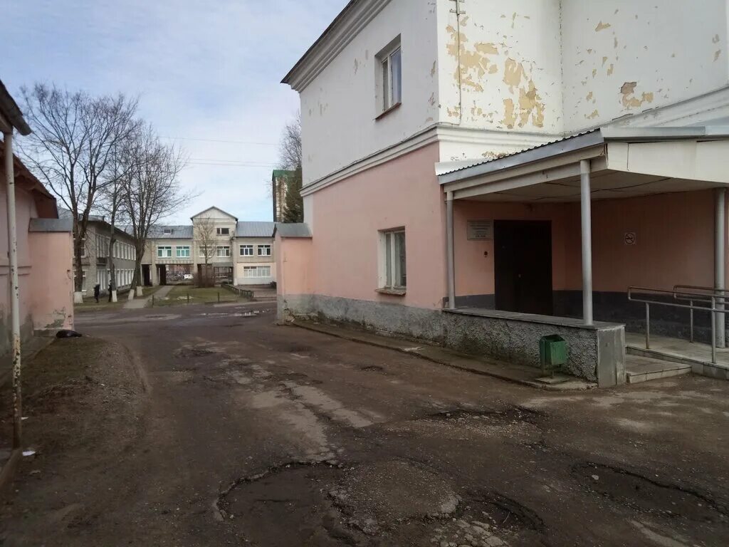 Консультативная поликлиника коммунальная ул 33 псков фото ГБУЗ по Псковская городская больница, больница для взрослых, Коммунальная ул., 2
