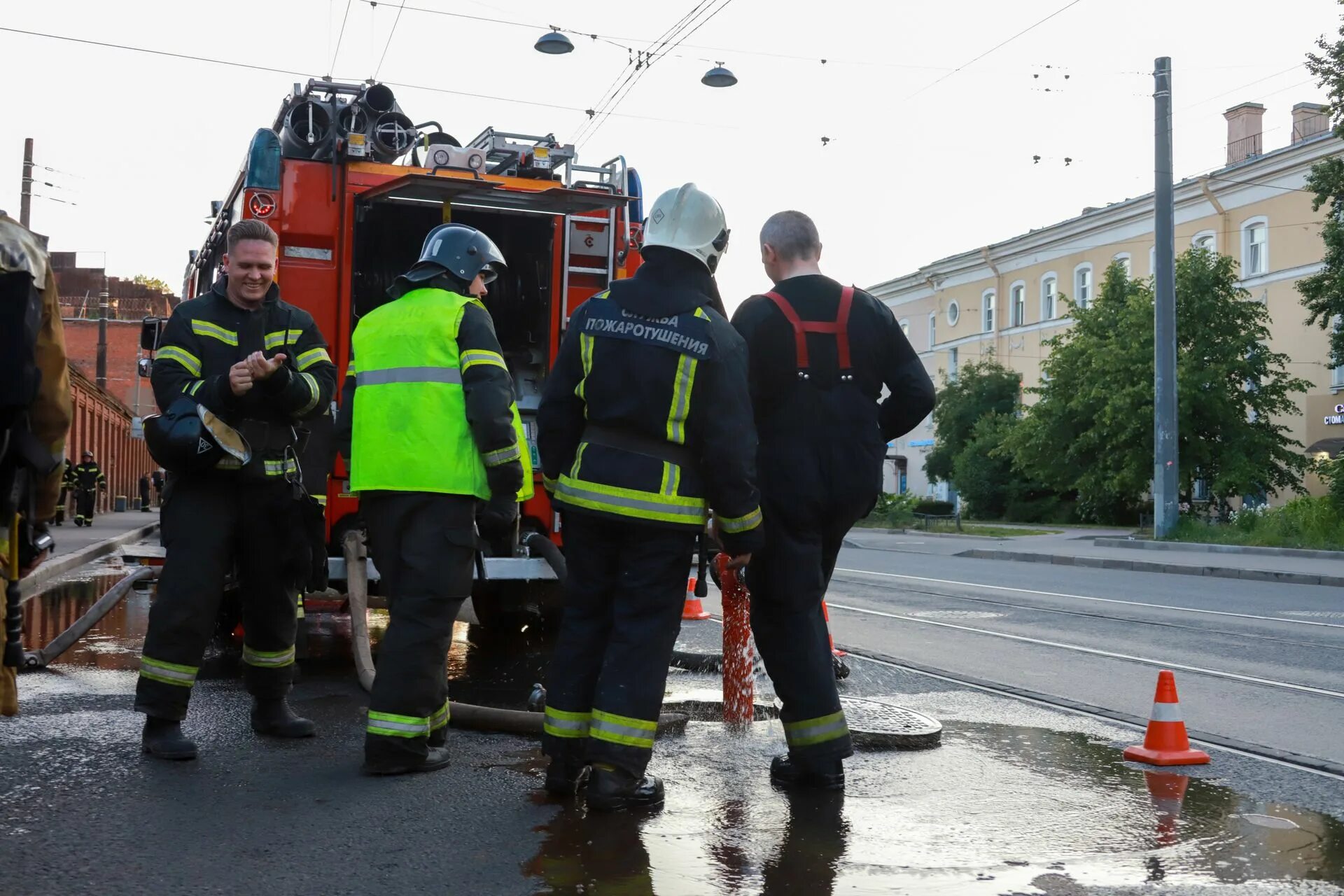 Что случилось на новочеркасской грэс. В Новочеркасске взорвалась ГРЭС. Эвакуация сотрудников. Пожар на Новочеркасской ГРЭС ликвидировали. Ликвидация горения на пожаре.