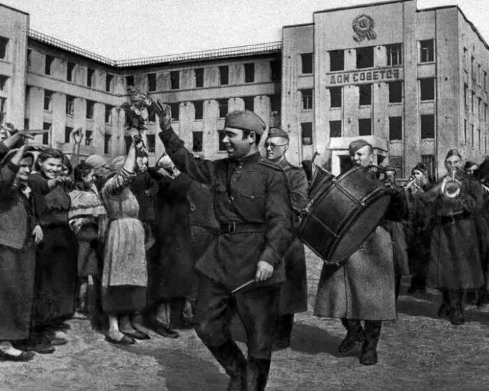 Освобождение Брянска 1943. 17 Сентября 1943 Брянск. 17 Сентября день освобождения Брянщины. Фашистских захватчиков в 1944 году