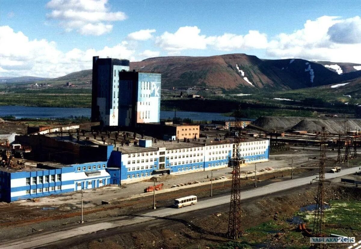 Норильск работа 2 2. Рудник комсомольский талнах. норильский никель комсомольский рудник. рудник комсомольский норильск. талнах рудная столица.