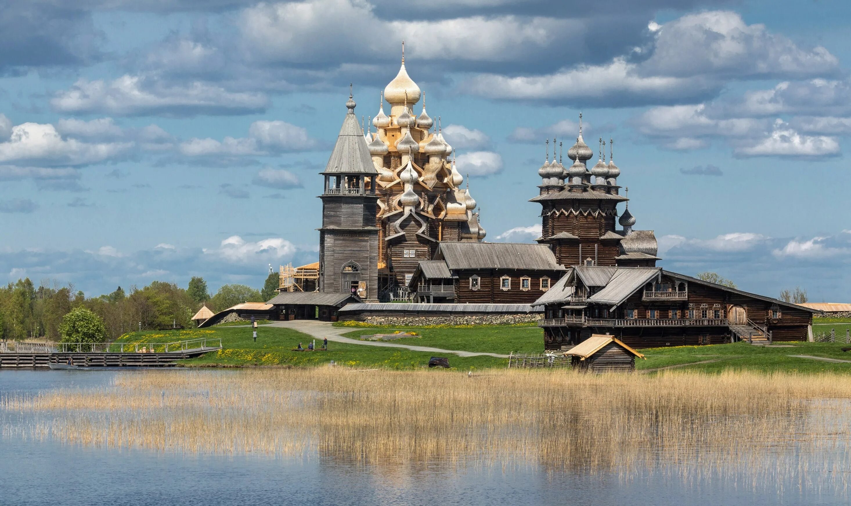 Кижи музей-заповедник. Остров Кижи достопримечательности. Кижский музей-заповедник (Республика Карелия). Кижи Карелия.