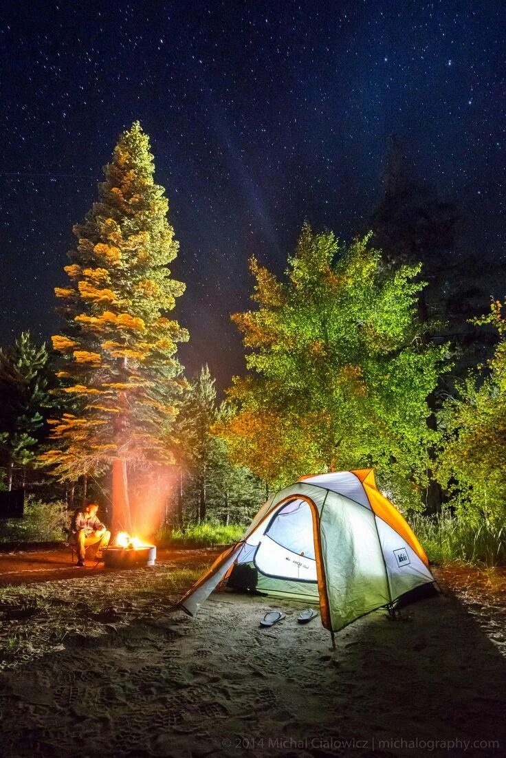 Кемпинг. Палатка на природе. Палаточный кемпинг. Палатки для кемпинга. Camping фото