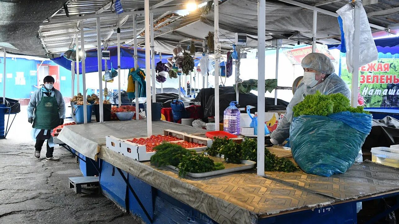Овощной рынок в краснодаре сенной рынок. Краснодарский сенной рынок. Казачий рынок краснодар. Продовольственный рынок. Сенной рынок в санкт-петербурге.