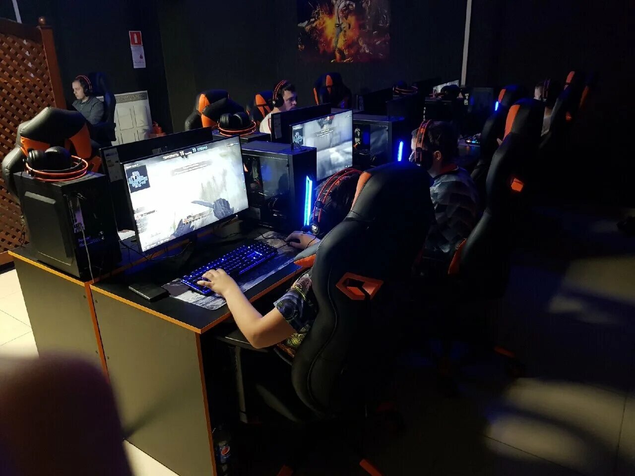 сервер для компьютерного клуба. курган клубы. компьютерный клуб абакан. компьютерный клуб в кургане 6 микрорайон. компьютерный клуб курган.