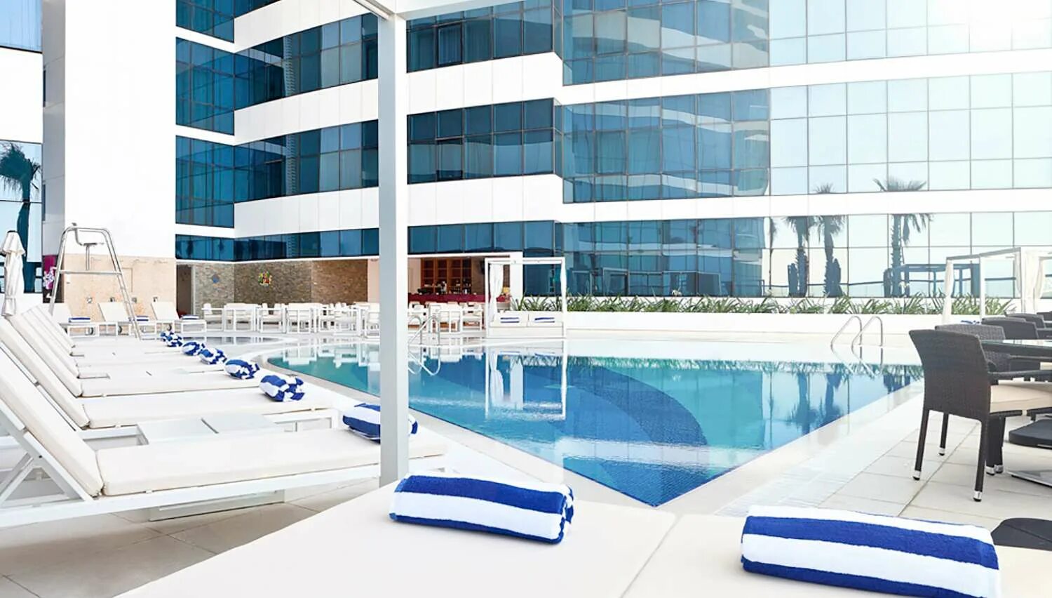 Novotel Dubai al Barsha Hotel 4. Novotel ibis Дубай. Аль барша Дубай. Тур в отель Novotel Dubai al Barsha 4*. Отзывы аль барша