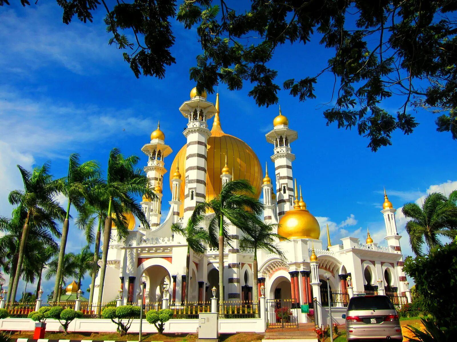 Малайзия бруней. Куала-Кангсар. Малакка Куала Лумпур. Ubudiah Mosque. Мечеть Убудиах – Куала Кангсар, Малайзия.