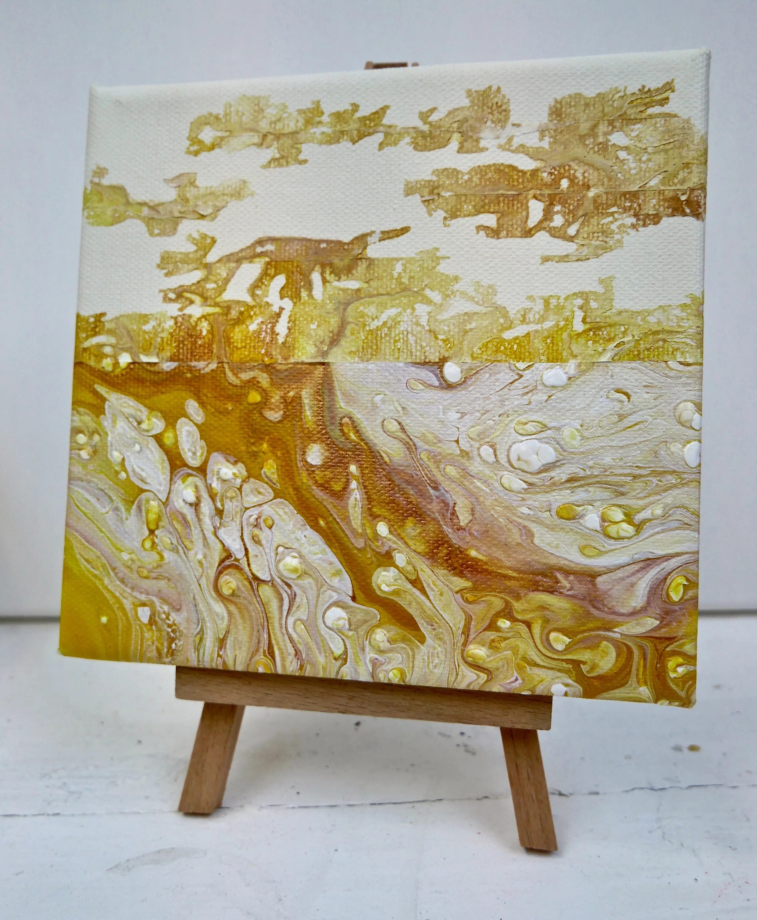 картина по номерам флюид hr0390. интерьерная живопись акрилом. поталь в интерьере. абстрактные картины с поталью. флюид арт с поталью.