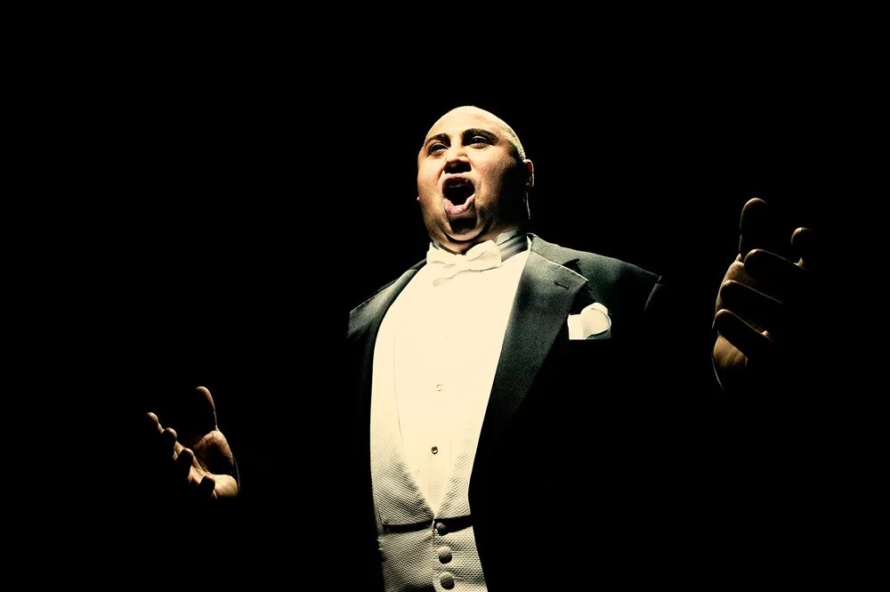 Оперный вокал. Opera Singer. Keith Miller Opera Singer. Opera Singer Identity. Опера миллер