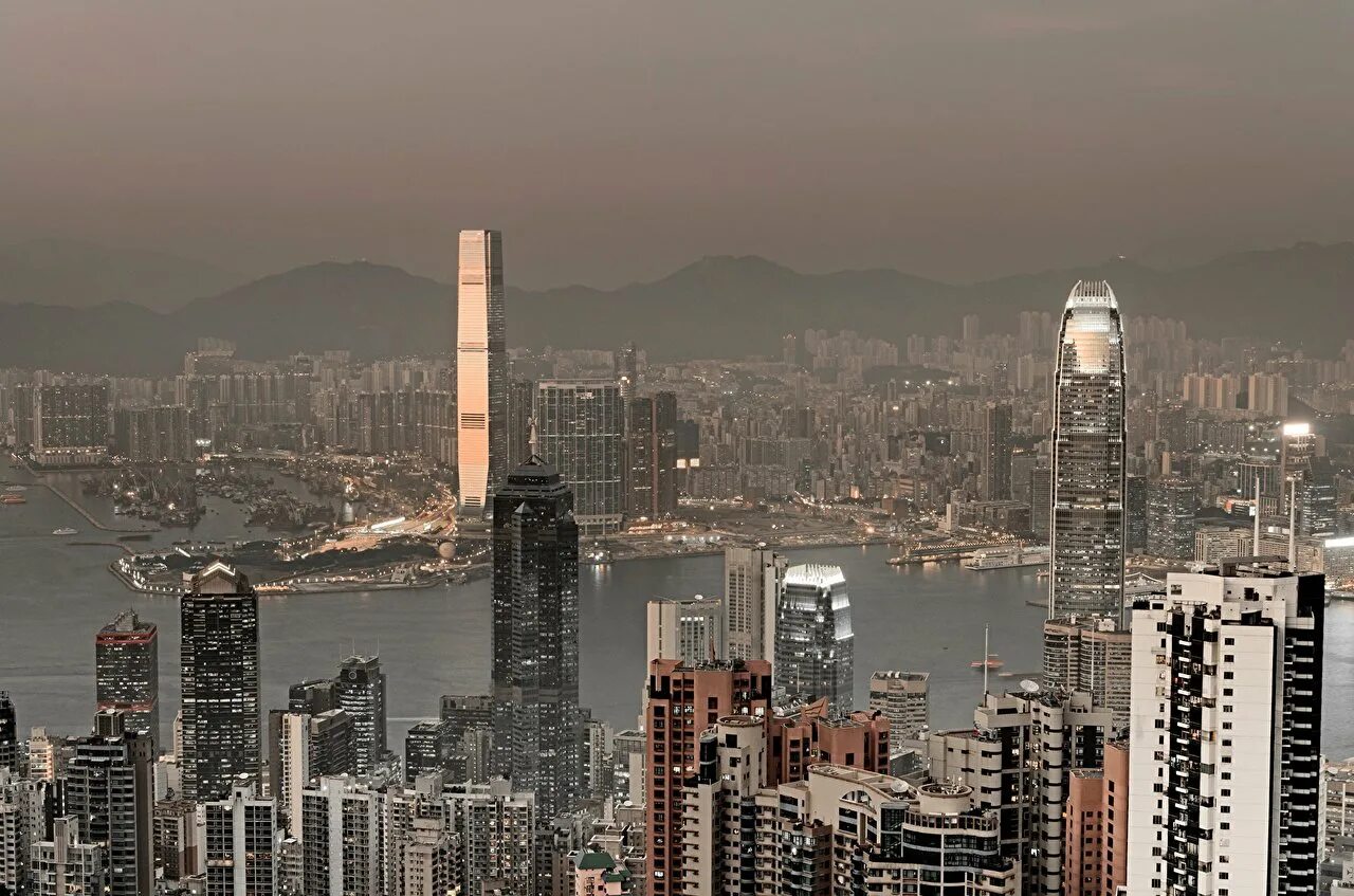 Небоскребы гонконга. Мегалополис Сянган. Гонг Конг небоскребы. Мегаполис Китая Гонконг. Гонконг небоскрёб Китая.