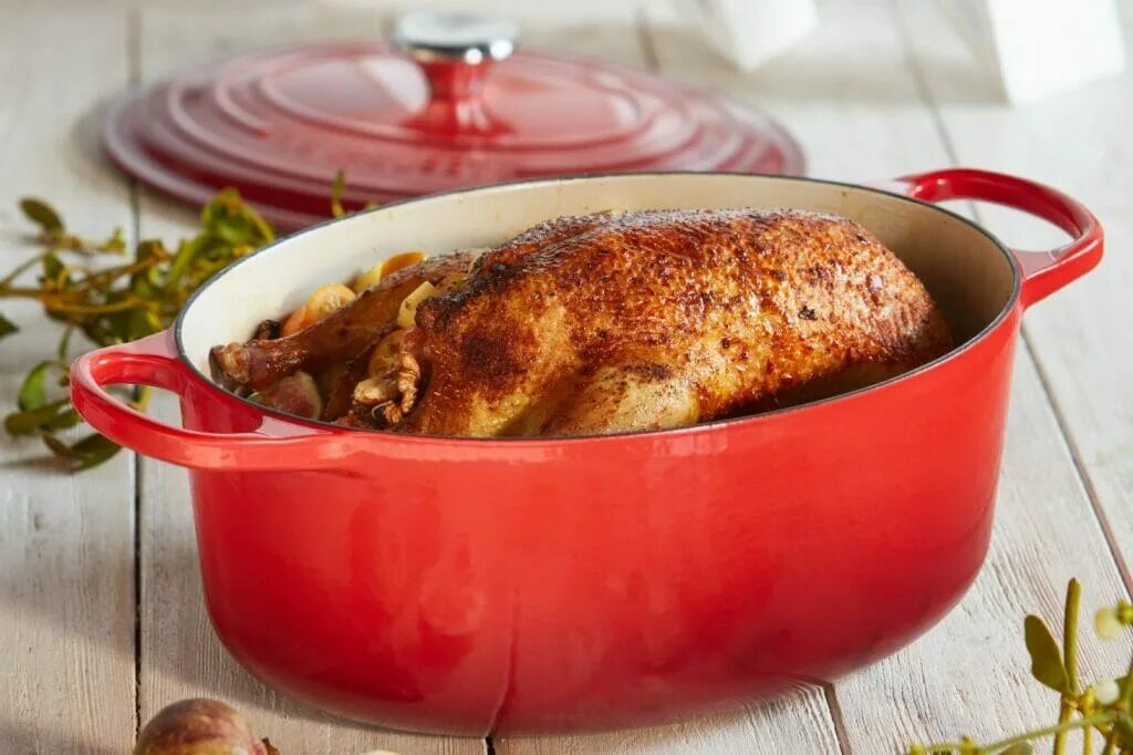 Жареная курица. Курочка гриль бройлерная. Жареная курица на плите. Цыпленок по французски. Курочка гриль бройлерная.