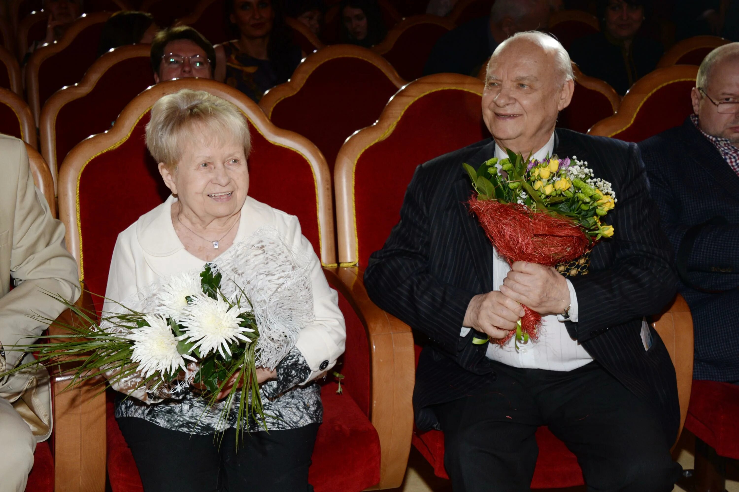 Александре пахмутовой и николае добронравове. Пахмутова и Добронравов.