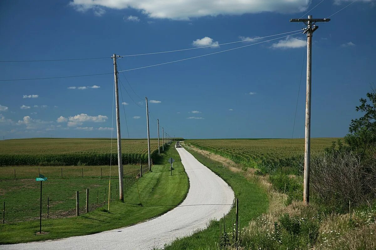 Сельское хозяйство Иллинойса. Farm road