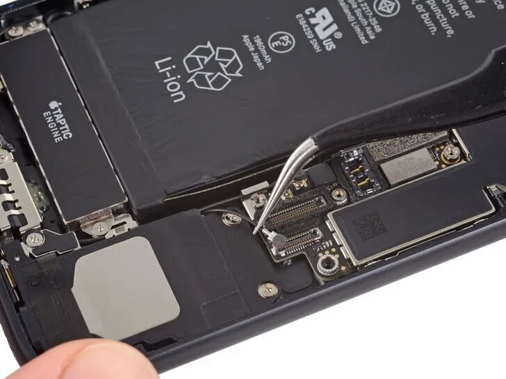 Logic iphone. Iphone 7 motherboard. плата айфон 7. материнская плата iphone 7. logic board айфон 7.