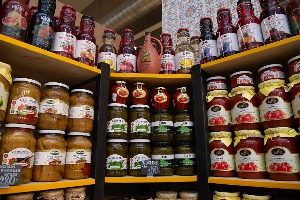 Товары из армении в россию. Армянские продукты. Продукты из Армении. Магазин армянских продуктов. Магазин продукты из Армении.