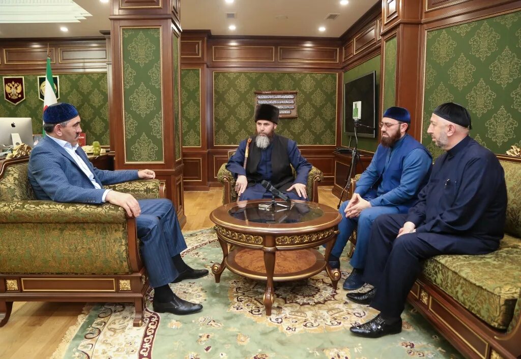 Инстаграм новости ингушетии и чечни. Адам евкуров. Лицо ингуша. Митинг в магасе 2018. Ичкерия ингушетия.