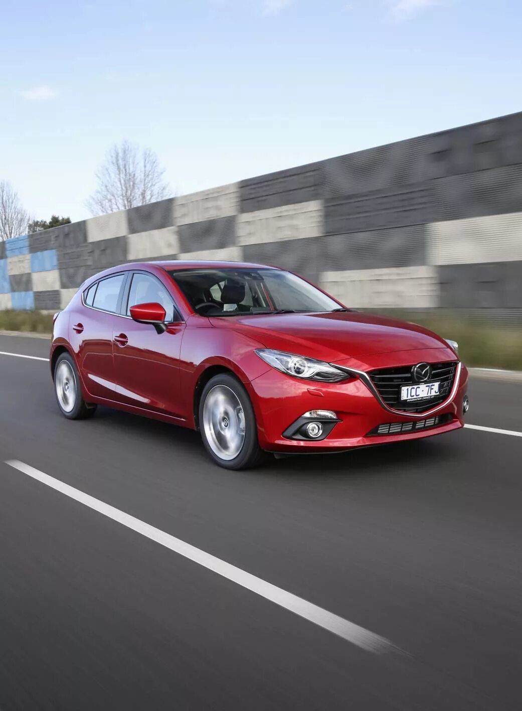 Машина мазда фото. Mazda 3 2014. Mazda mazda3. Mazda 3 2014 хэтчбек. Мазда 3 2015.