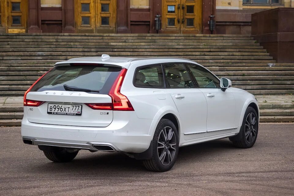 S 90 9. Volvo v90 Cross Country 2021. Вольво s90 универсал 2021. Volvo s90 Cross Country. Volvo v90 Cross Country White.