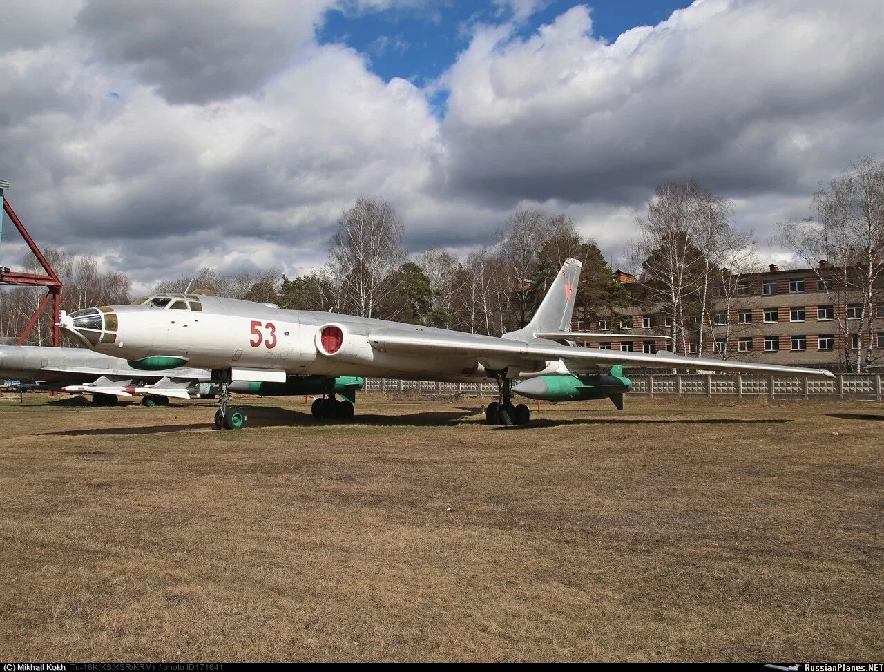 Самолёт в городе монино из титана. Музей ввс в монино. Музей монино парковка. Як 25. Ту-95 монино.