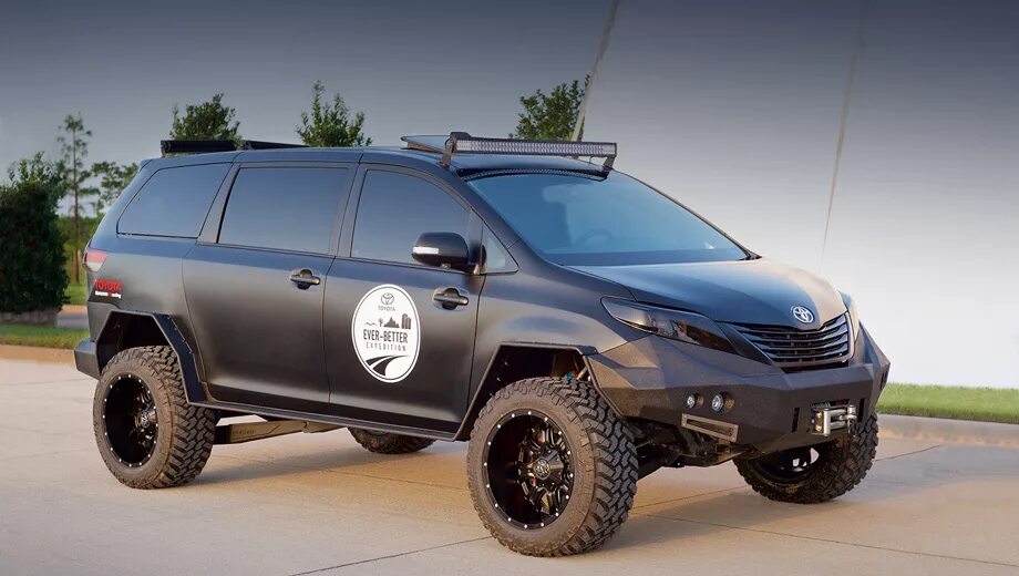 Какую полноприводную машину. Toyota Sienna UUV. Toyota UUV 2002. Largus Offroad Tuning. Toyota Granvia Offroad Tuning.