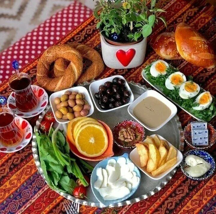 Турецкий завтрак. Традиционный турецкий завтрак. Завтрак по турецки. Кахвалти турецкий завтрак. Завтрак по турецки.