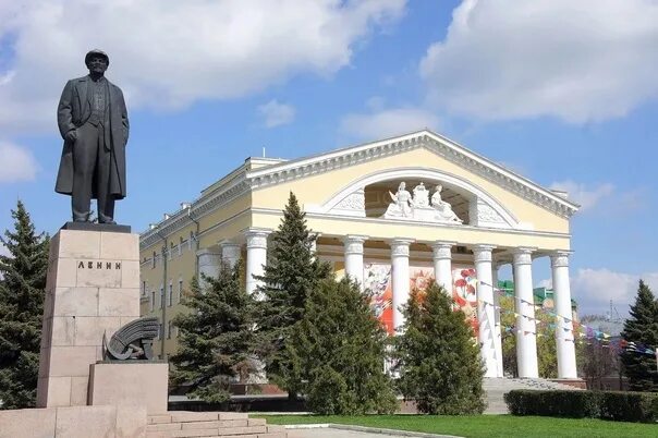 Марийский национальный театр драмы им. М. Шкетана 1999 г. Фото М. Максимова 2023
