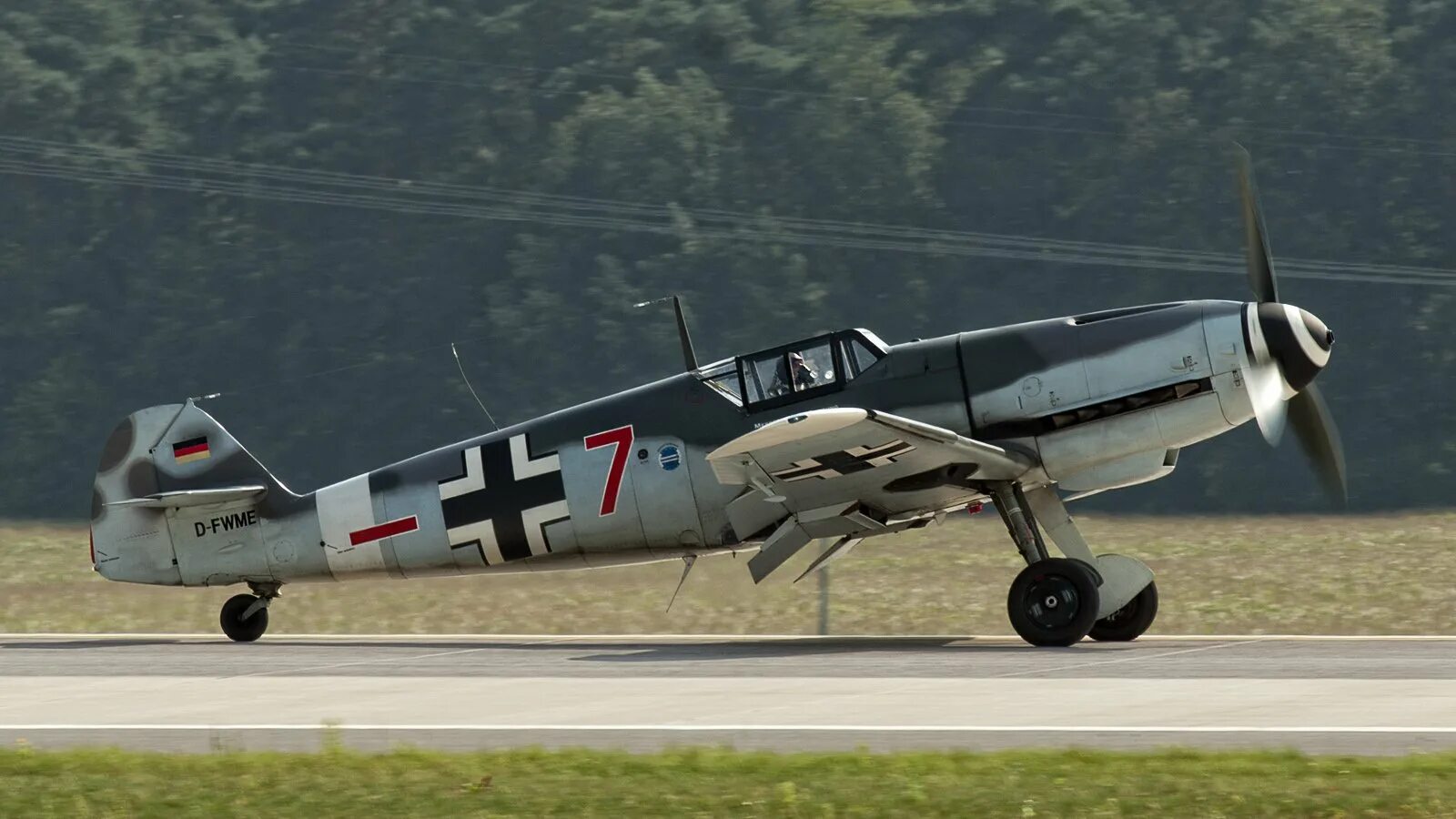 Вооружение мессершмитт 109. Messerschmitt bf. Самолёт мессершмитт 109. Германия. Мессершмидт бф 109.