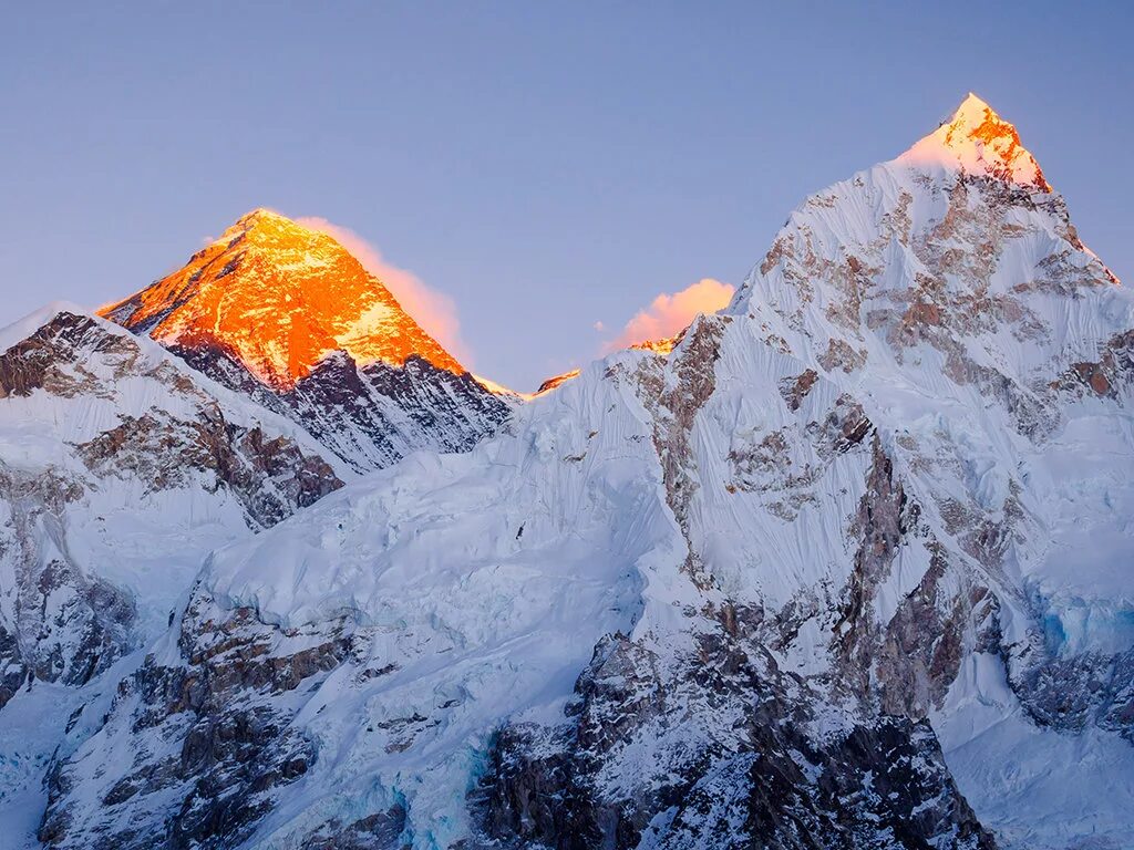 Абсолютная высота гималаи. Гора 6000 метров. Самая высокая гора Эверест. Вид на Эверест с Лхоцзе.