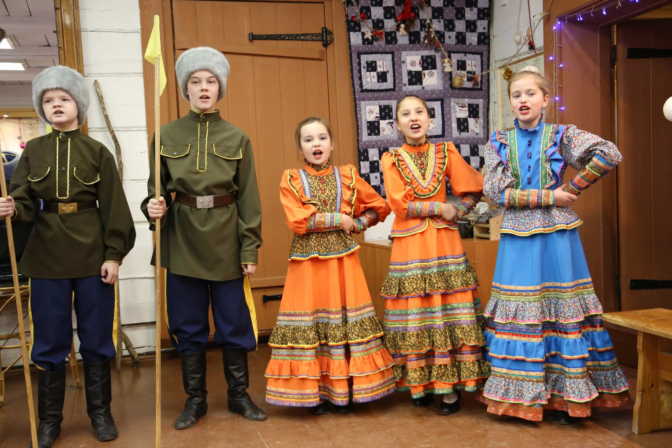 фольклорный ансамбль "истоки". ансамбль слобода. фестиваль национальных культур русские быт. хореографический ансамбль истоки красноярск. названия фольклорных конкурсов.