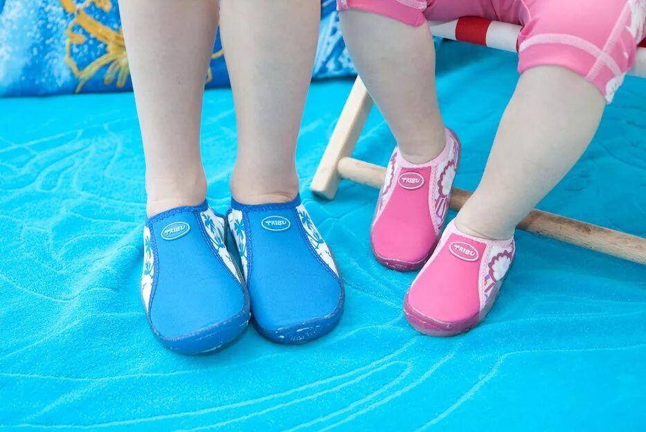 Обувь для бассейна. Тапки для бассейна детские. Обувь для бассейна детская. Обувь для галечного пляжа детская. Тапочки для моря детские.